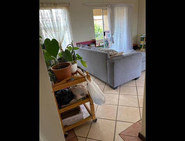 2 BEDROOM PROPERTY TO RENT IN DIE HOEWES